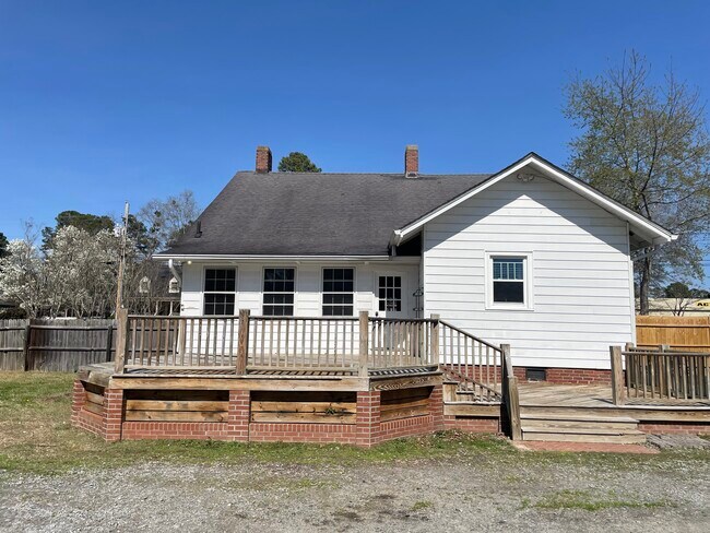 301 W Hamlet St in Pinetops, NC - Building Photo - Building Photo