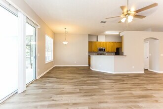 261 N Lake Cunningham Ave in Jacksonville, FL - Building Photo - Building Photo
