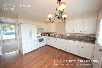 1009 Willow Ln in Pocatello, ID - Building Photo - Building Photo