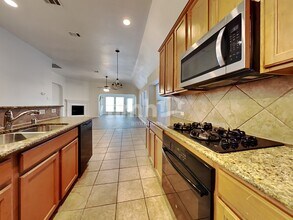 223 Dancing Light Ln in Red Oak, TX - Building Photo - Building Photo