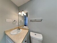 628 E Renfro St photo'