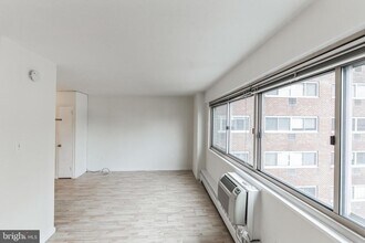 2101-17 Chestnut St in Philadelphia, PA - Building Photo - Building Photo