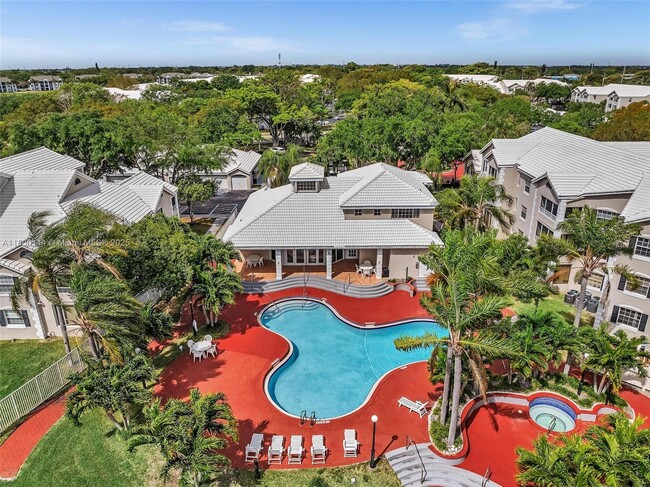 property at 2820 N Oakland Forest Dr