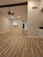 41 Oaks Pl in Lago Vista, TX - Building Photo - Building Photo