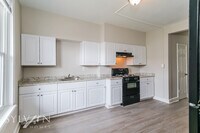 410 S Newkirk St photo'