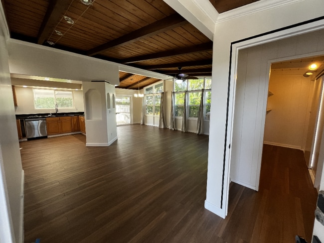 201 Anapalau St in Honolulu, HI - Building Photo - Building Photo