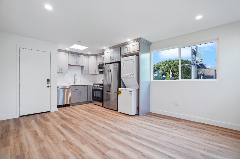 5185 20th St in Los Angeles, CA - Building Photo