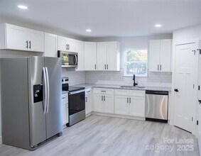 603 Edna Graves Way in Cherryville, NC - Building Photo - Building Photo