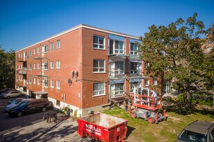 460 Galland Boul in Dorval, QC - Building Photo