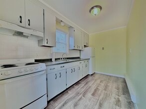 12 Holmes St in Nashua, NH - Building Photo - Building Photo