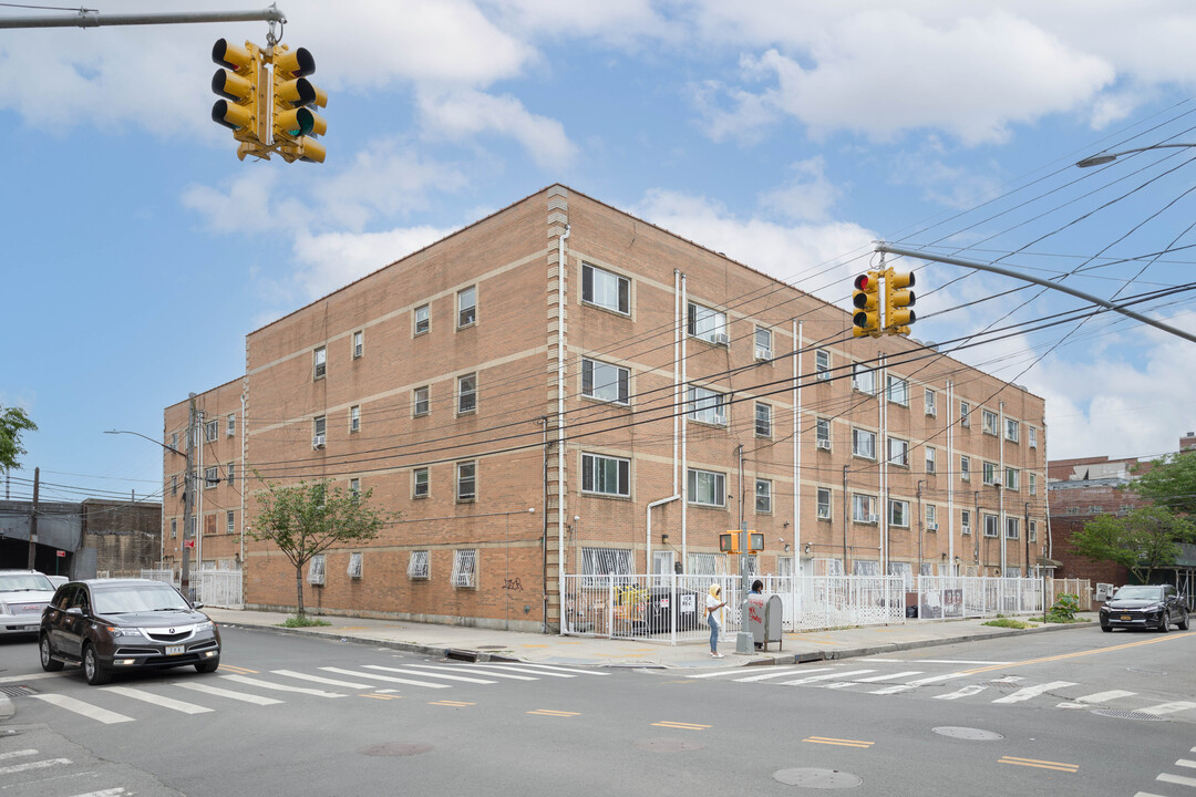 16870 93rd Ave in Jamaica, NY - Building Photo