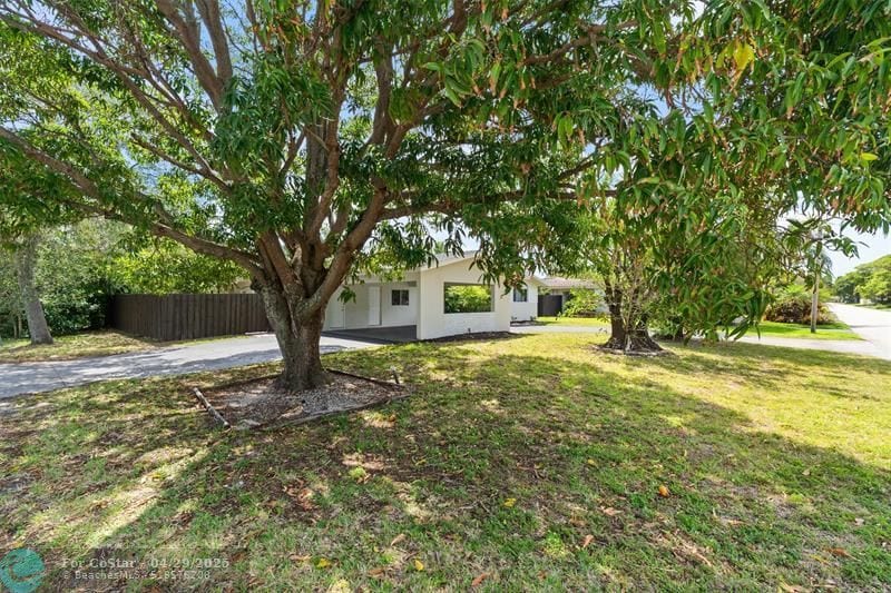 4460 NE 13th Terrace in Oakland Park, FL - Building Photo