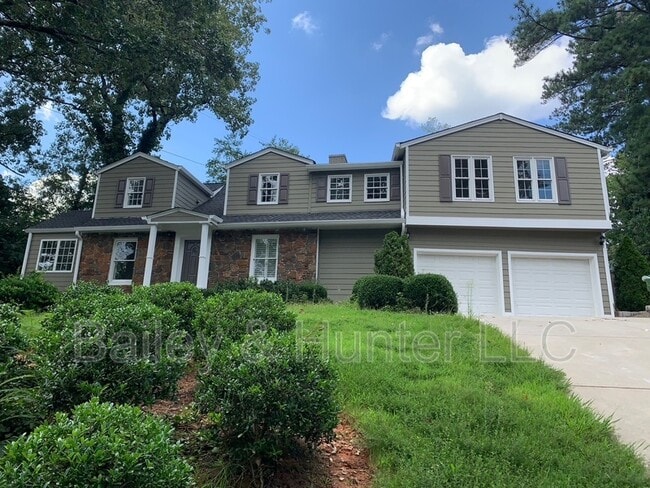 property at 610 Darlington Rd NE