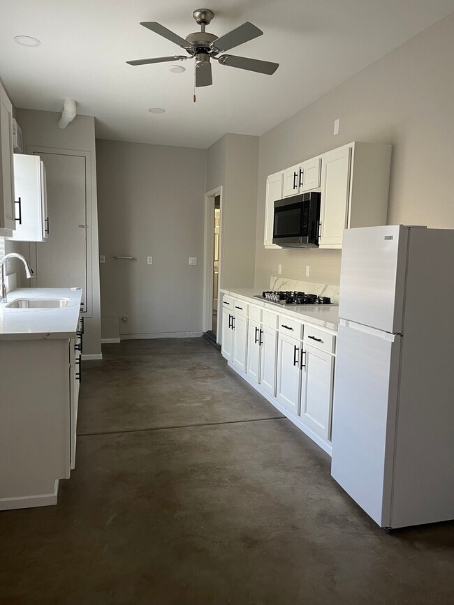 39150 Chandler Dr, Unit Studio