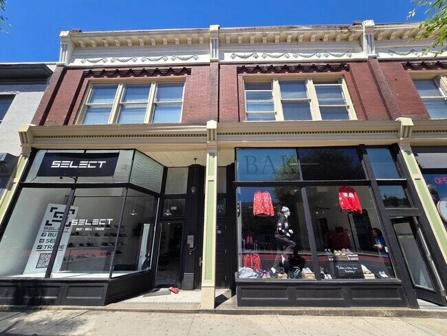 property at 900 W Broad St