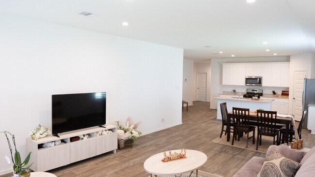 property at 3611 Ashford Grv Ct