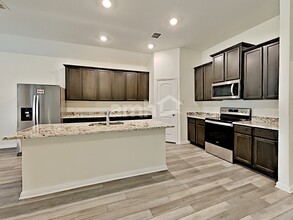 7934 Cactus Plum Dr in San Antonio, TX - Building Photo - Building Photo
