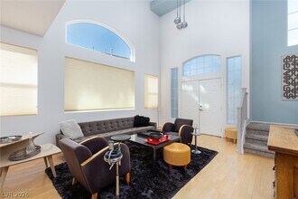 256 Horizon Pointe Cir in Henderson, NV - Building Photo - Building Photo