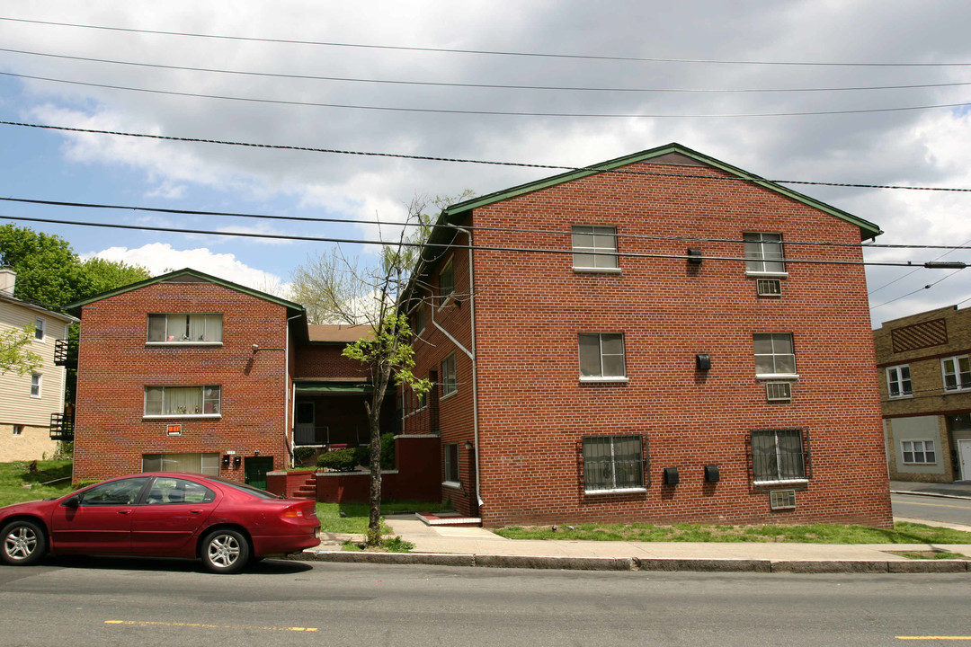 223-229 Shephard Ave in Newark, NJ - Building Photo