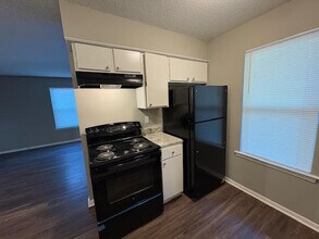 Forrest Cove in Memphis, TN - Building Photo - Building Photo