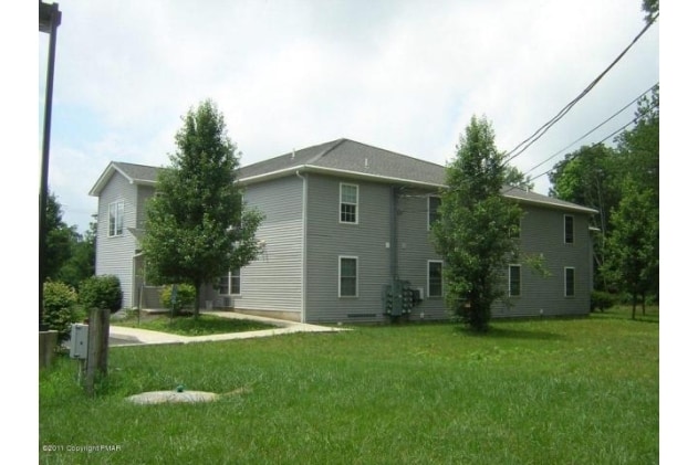 101 White Pine Ter in East Stroudsburg, PA - Foto de edificio - Building Photo