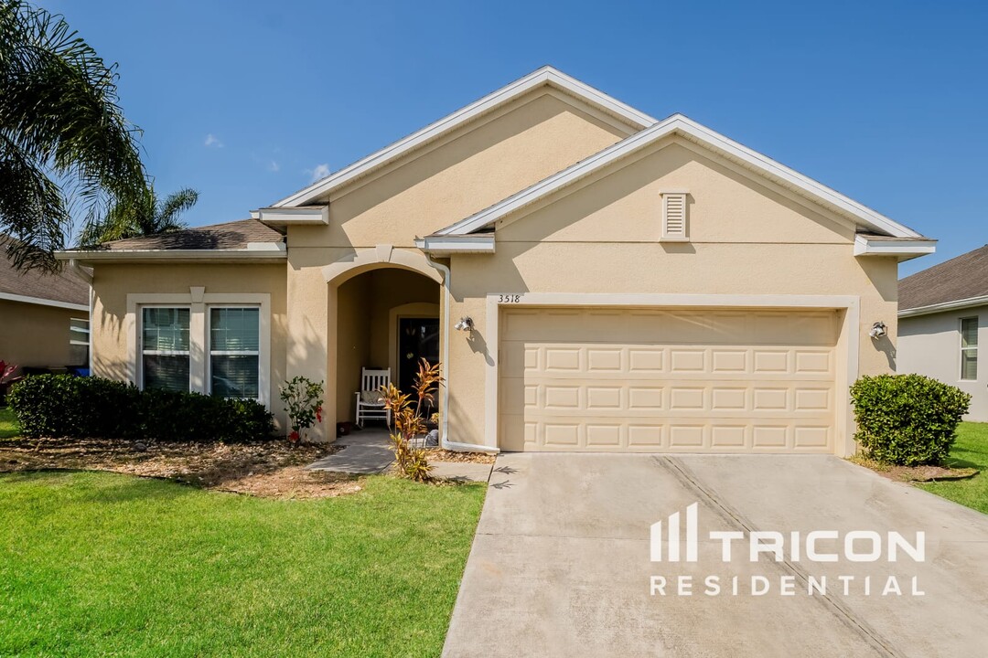 3518 Pixie Ln in St. Cloud, FL - Building Photo