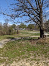 12501 Brandywine Rd in Brandywine, MD - Foto de edificio - Building Photo