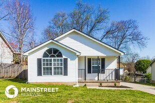 306 Cedar Park Cir in La Vergne, TN - Building Photo