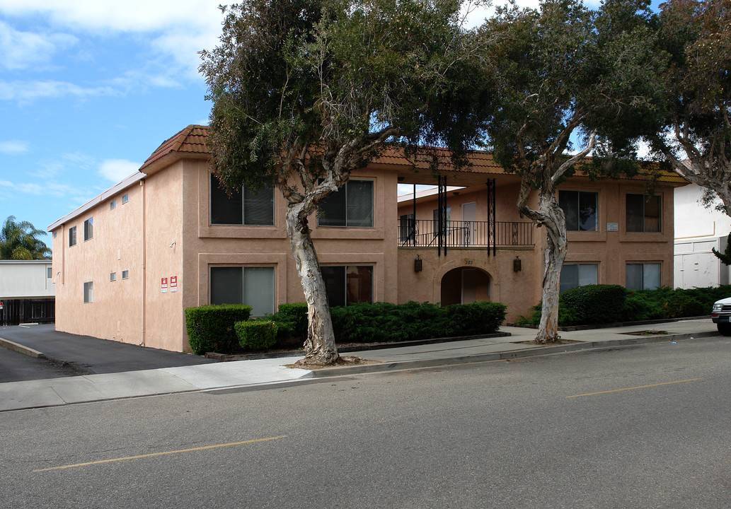 283 Ellwood Beach Dr in Goleta, CA - Foto de edificio