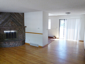 424 Clover Ln in Fort Collins, CO - Foto de edificio - Building Photo