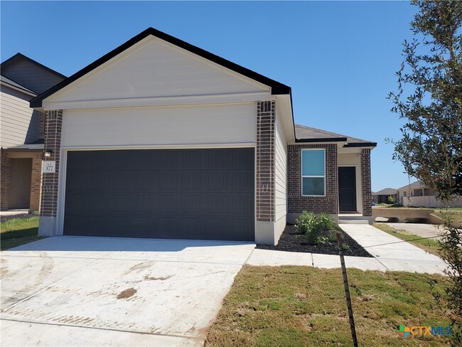 377 Dakota Crk in Canyon Lake, TX - Foto de edificio - Building Photo