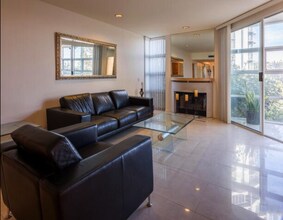 171 N Church Ln in Los Angeles, CA - Building Photo - Building Photo