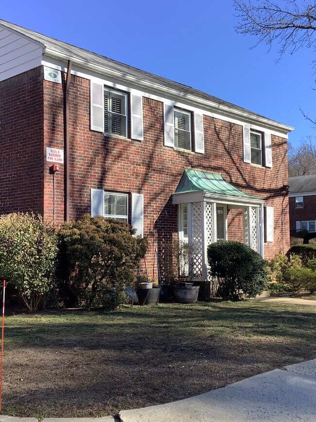 53 Manor Dr Rentals in Red Bank, NJ