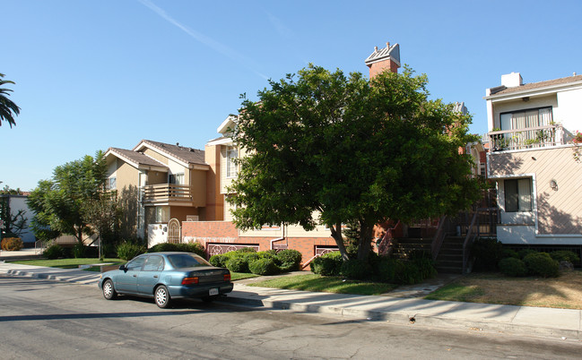 425 Palm Dr in Glendale, CA - Building Photo - Building Photo