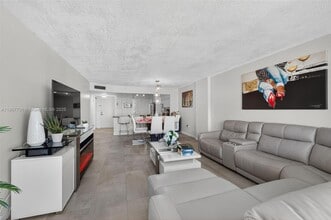 2851 NE 183rd St in Aventura, FL - Building Photo - Building Photo