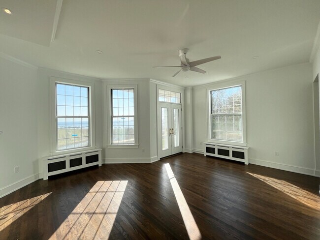 1228 E Juneau Ave in Milwaukee, WI - Building Photo - Building Photo