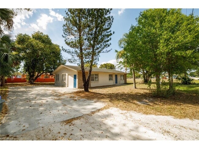 2510 Ben St in Ft. Myers, FL - Building Photo - Building Photo