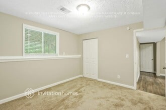 5477 Martins Crossing Rd in Stone Mountain, GA - Building Photo - Building Photo