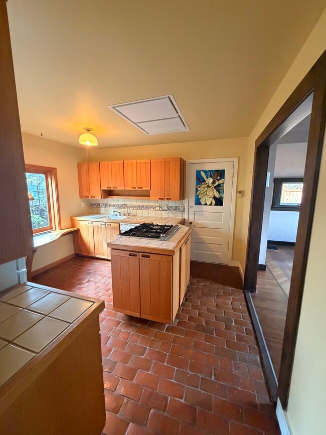 7307 24th Ave NE in Seattle, WA - Foto de edificio - Building Photo