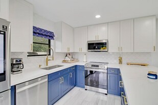 110 N Delaware Blvd in Jupiter, FL - Building Photo