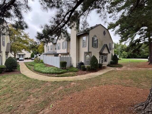 5261 Bardith Cir in Virginia Beach, VA - Building Photo