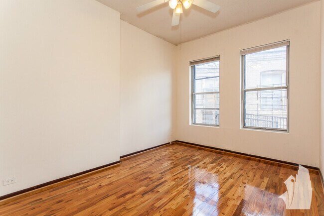 2519 N Lincoln Ave, Unit 3D in Chicago, IL - Foto de edificio - Building Photo