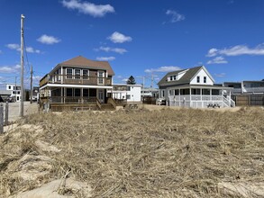 2 & 4 Traynor St in Old Orchard Beach, ME - Building Photo - Building Photo