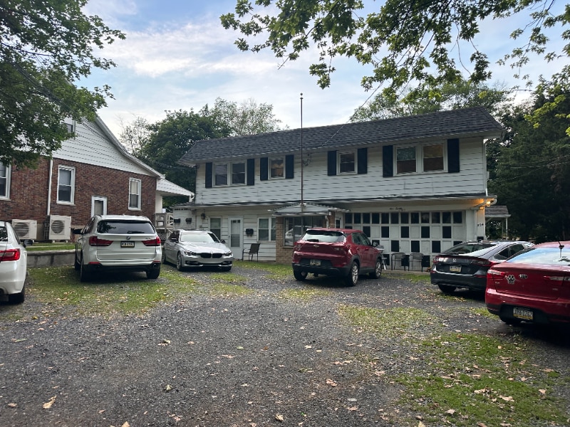 516 Oakwood St in Easton, PA - Building Photo