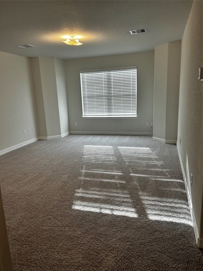 property at 5336 Latigo Ct