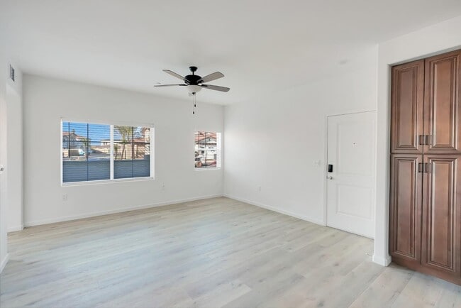 2038 Millennium Wy in Hanford, CA - Building Photo - Building Photo