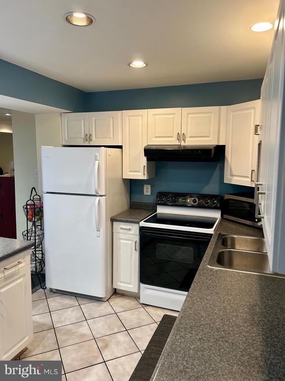 7413 Clifton Quarry Dr in Clifton, VA - Building Photo - Building Photo