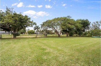 17220 SW 83rd Ct in Palmetto Bay, FL - Building Photo - Building Photo