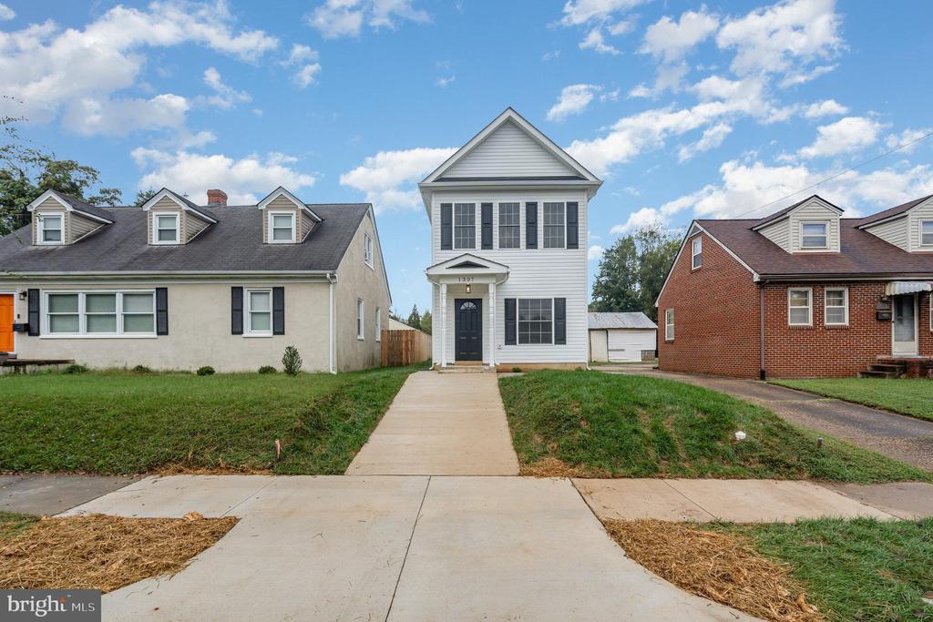 1307 Cardwell St in Fredericksburg, VA - Building Photo