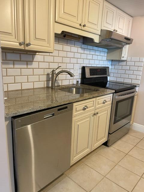 property at 755 Dotterel Rd